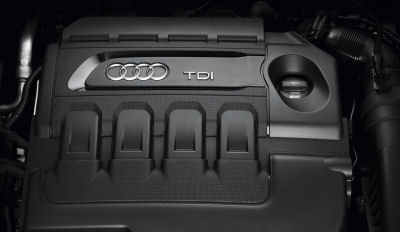
Prsentation des moteurs de la nouvelle gnration d'Audi A3 de 2013. Au lancement, on trouvera 3 moteurs: 1.4 TSFI de 122ch, 1.8 TSFI de 180 ch et 2.0L TDI de 150 ch.
 